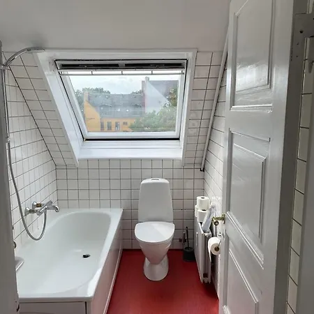 Charming City 2br Oasis Lägenhet