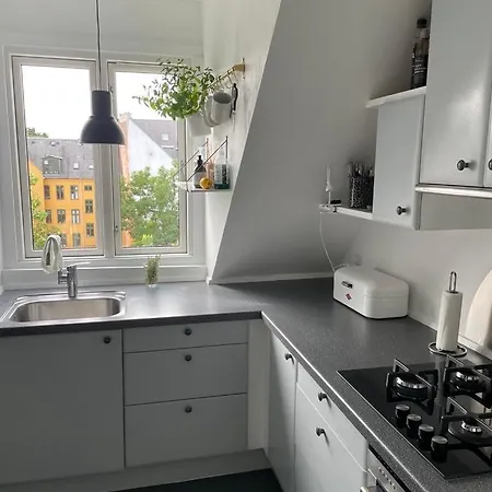 Charming City 2br Oasis Apartment